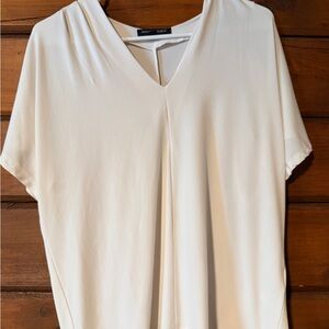 Banana Republic White V-Neck Short Sleeve Pleat Front Top